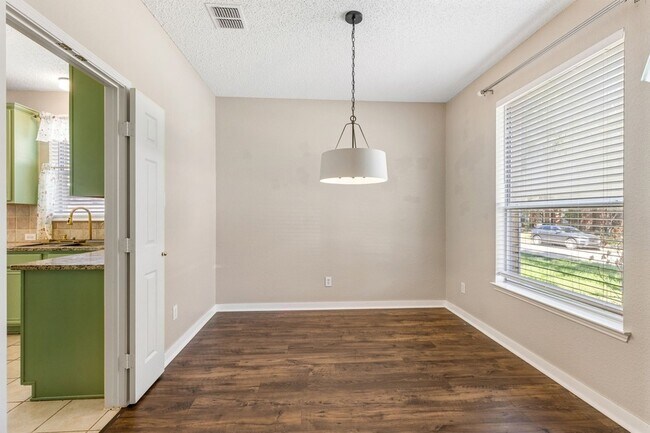 7243 Chinquapin Dr