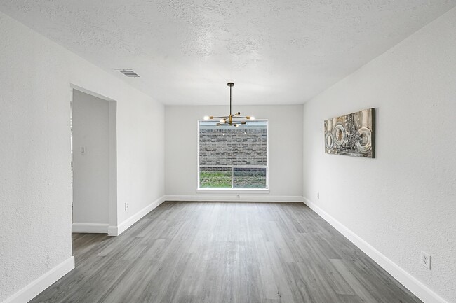 Photo - 7115 Foxway Ln