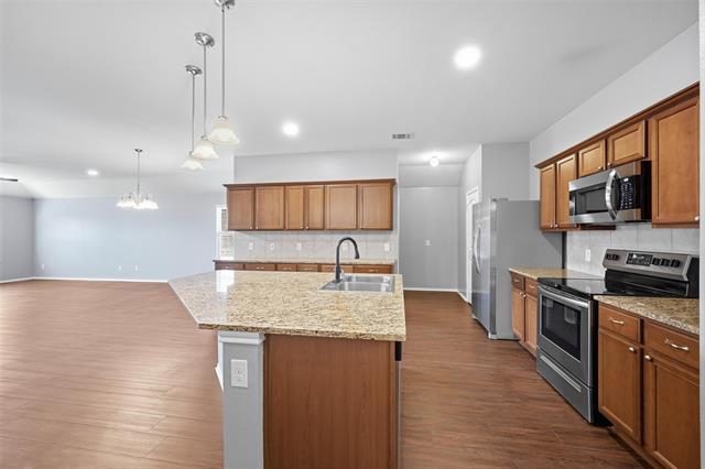 Photo - 1011 Riverstone Trl