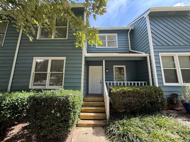 Building Photo - Newly Remodeled 3BD, 2.5BA Townhouse in Ca...