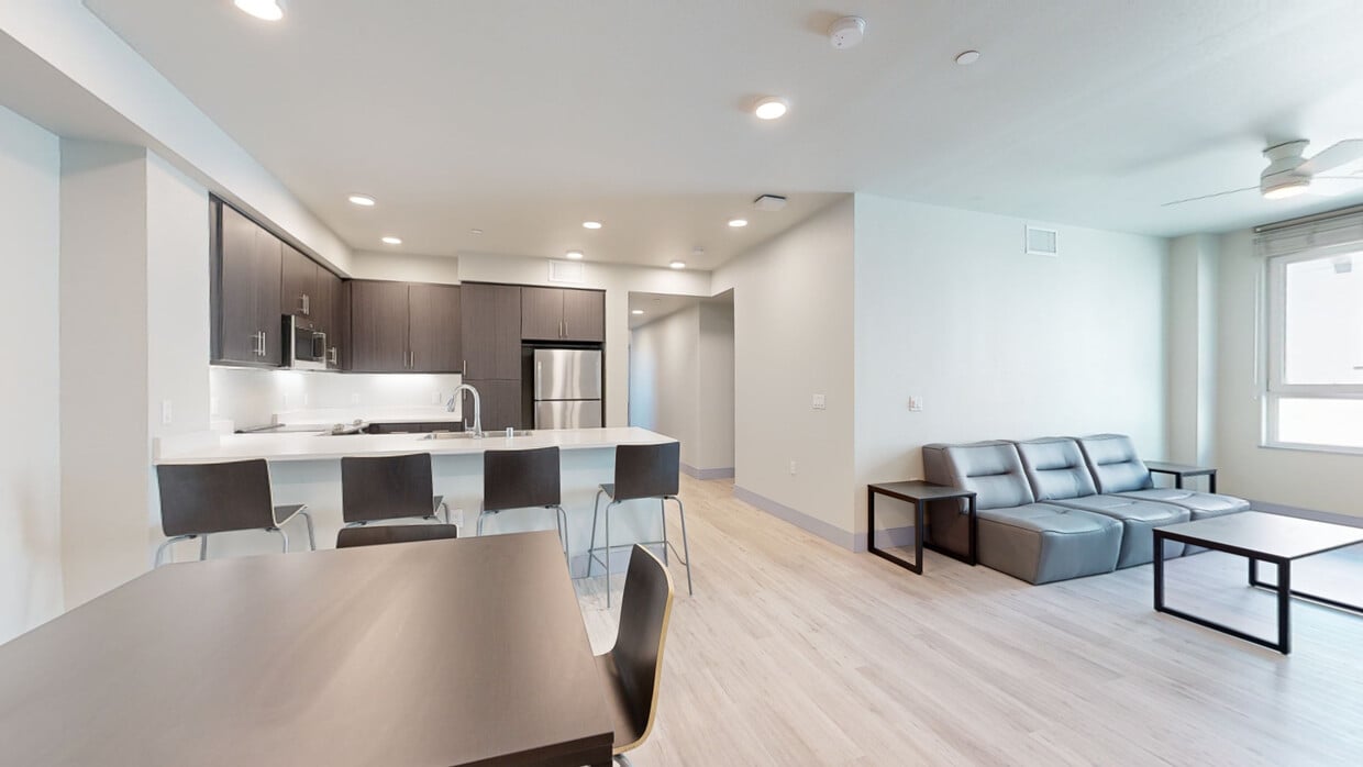 Photo - Topaz Apartments
