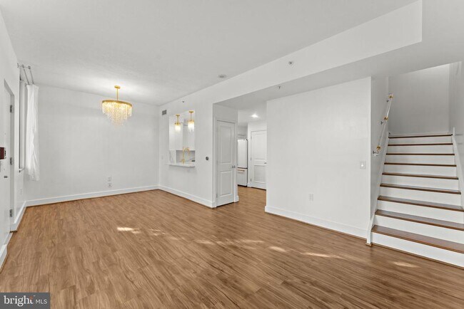 Photo - 1536 N Scott St