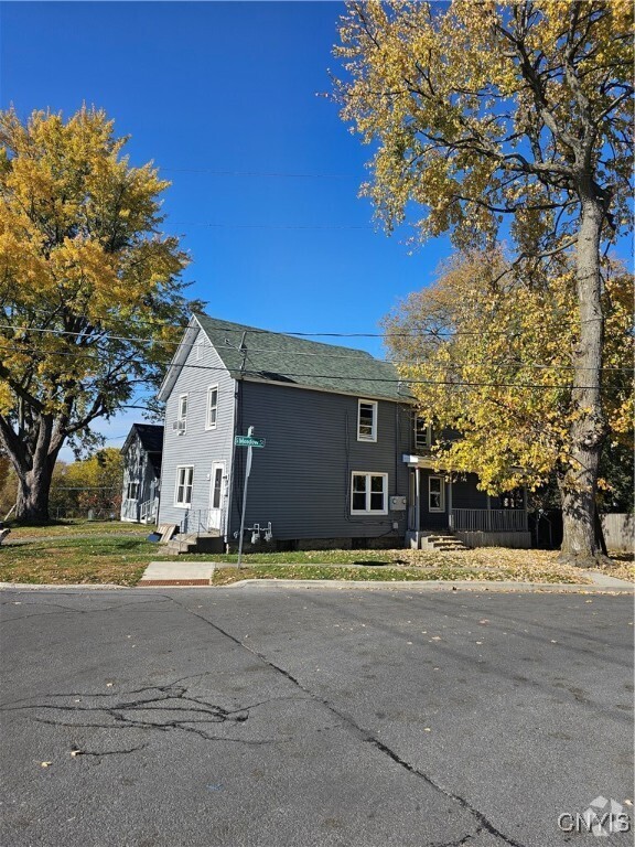 Building Photo - 600 Pine St Rental