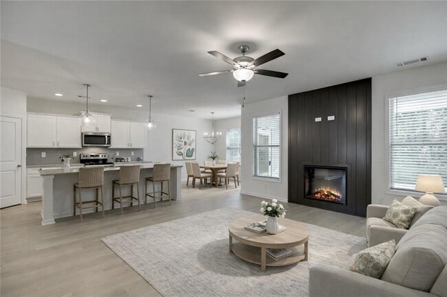 Photo - 230 Blue Dragon Dr