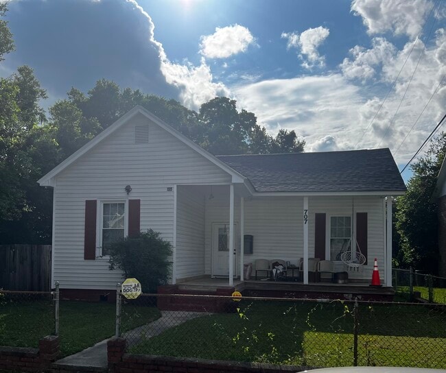Building Photo - 707 Maryland St Rental