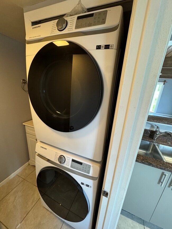 Photo - 420 Meadow Green Ln