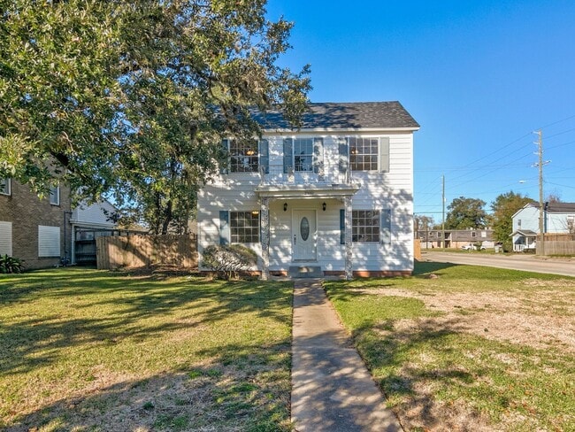 4 Bedroom Single Family Home in Beaumont - 4 Bedroom Single Family Home in Beaumont