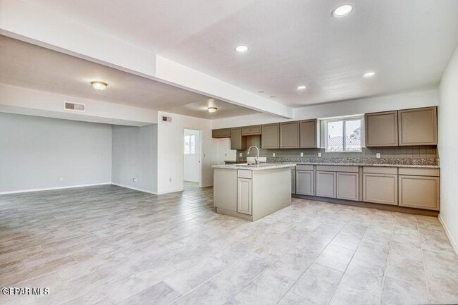 Photo - 14841 Kingston Rd