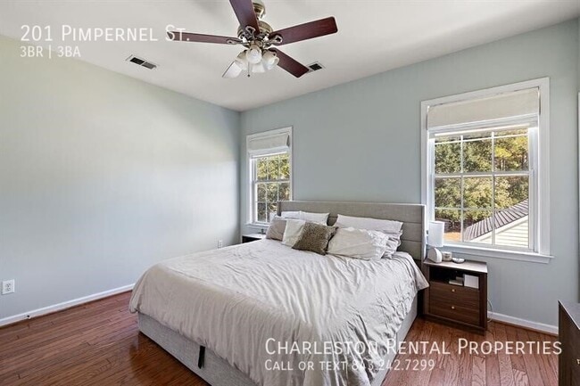 Photo - 201 Pimpernel St