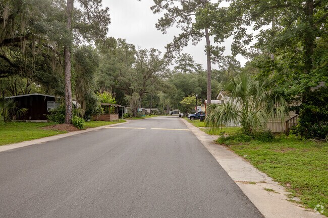 1599 Capital Cir NW - Entrada comunitaria - Brittany Estates Mobile Home Park