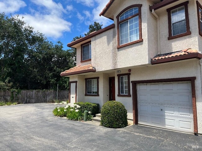 Photo - 12 Monterey Ct