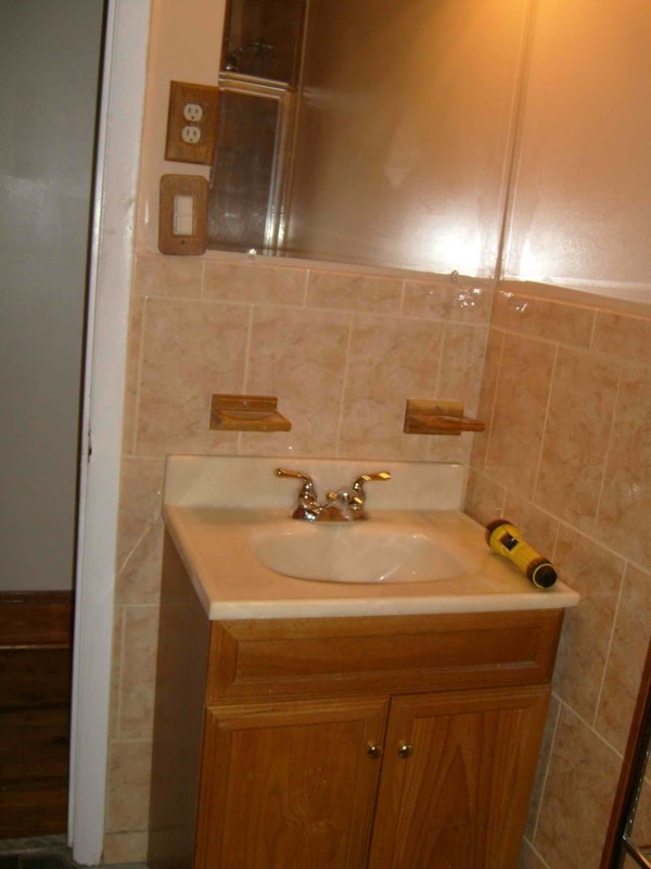 Photo - 1223 Harvard St NW Unit A Bedroom 1 XL Room and priv bath for rent