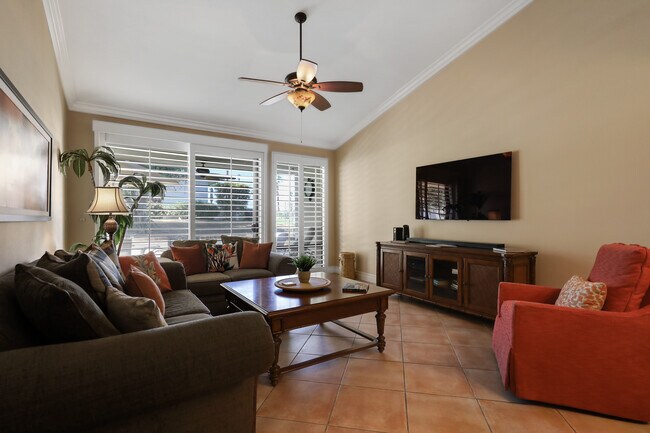Main living room - 6 Tortosa Dr