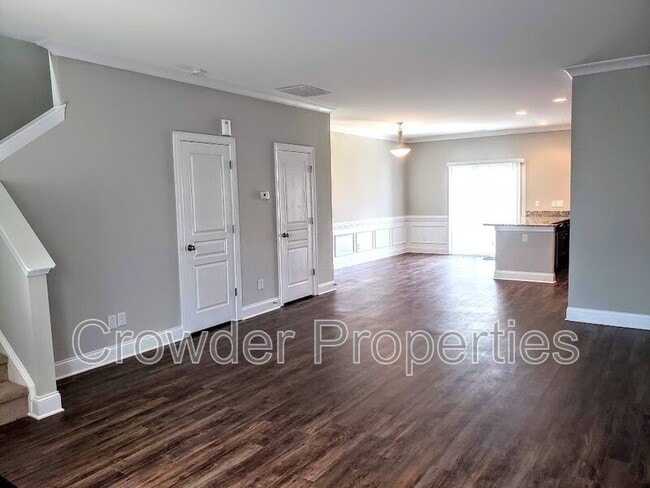 Photo - 363 Halton Crossing Dr SW