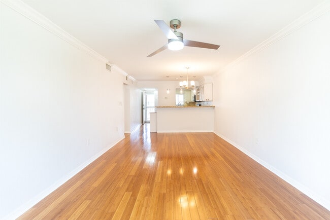 Photo - 4550 Overlook Dr NE Unit 000