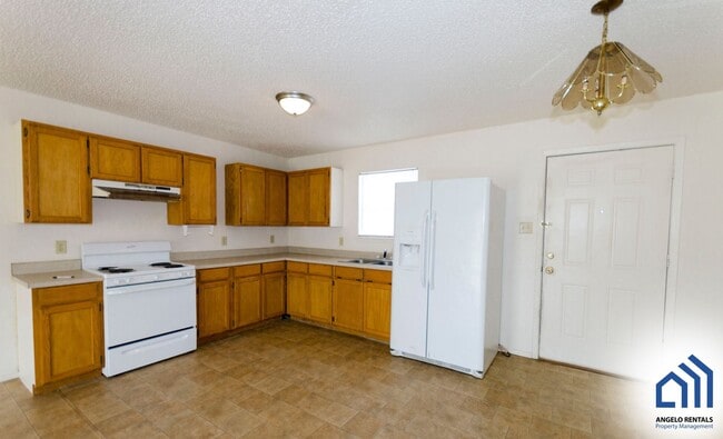 Building Photo - 9900 Cottontail Ln