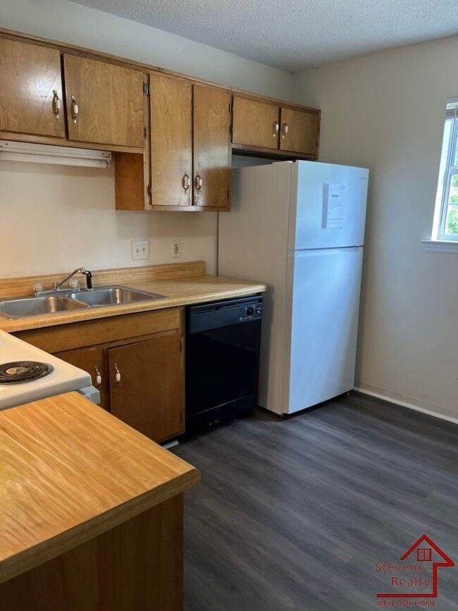 Photo - 181 East Ave Unit 2