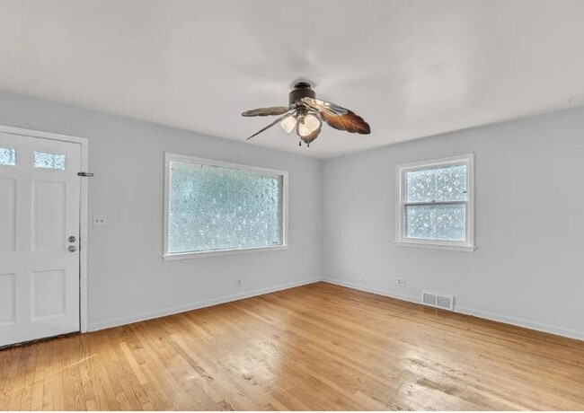 Photo - Charming Move-In Ready Home in a Quiet Milwaukee Neighborhood