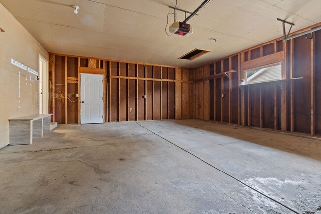 Photo - W6157 Aerotech Dr