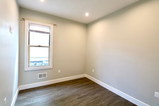 59 Locust Ave Unit 1R