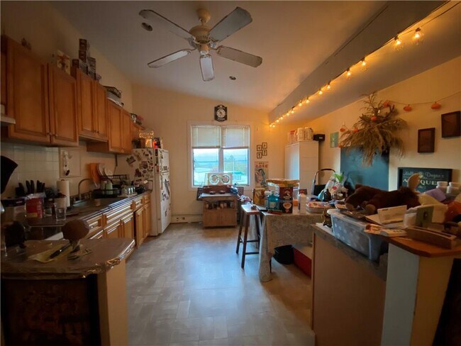 Photo - 16 Clearview Ave Unit B