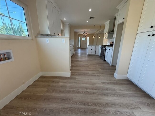 Photo - 1633 Kwis Ave