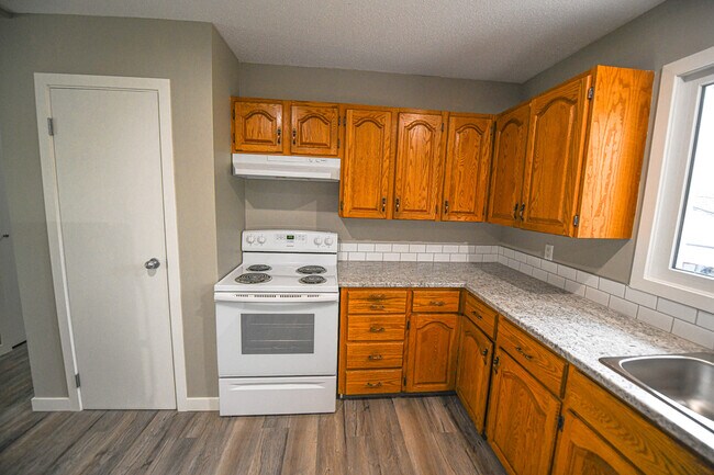 Photo - 7638-797A 97a St