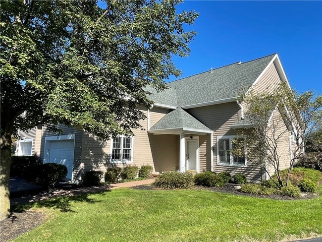 Building Photo - 245 Roseland Ln