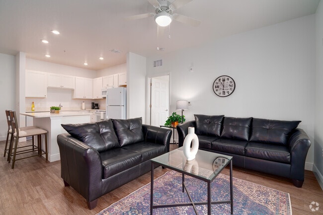 2BR, 2BA - 1008SF - Living Room