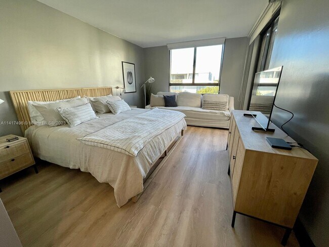 Building Photo - 141 Crandon Blvd Unit 433 Rental