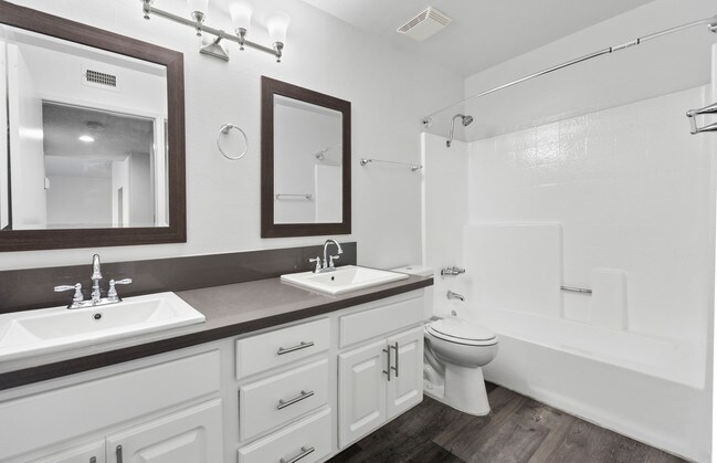 Photo - 7500 Mason Ave Apartamentos Unidad 102