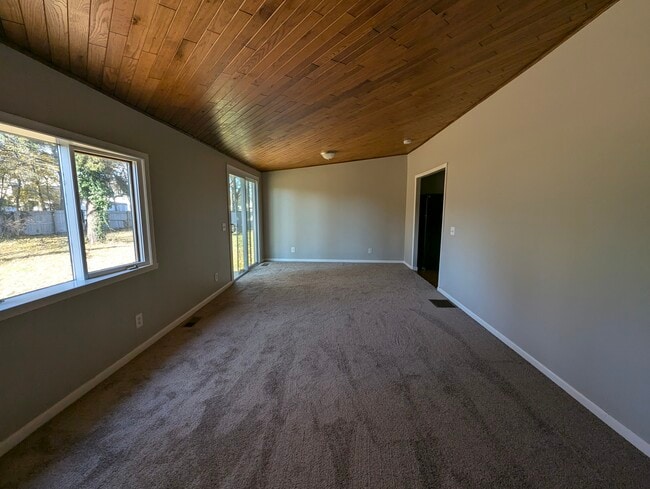 Photo - 114 Maple Manor Dr