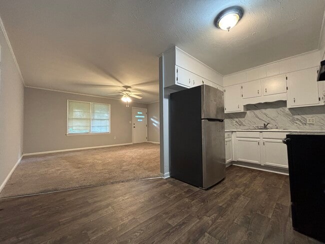 Photo - 3211 Country Ln