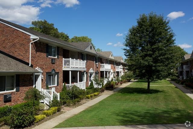 Building Photo - 16 Garfield Ave Unit 28-A Rental