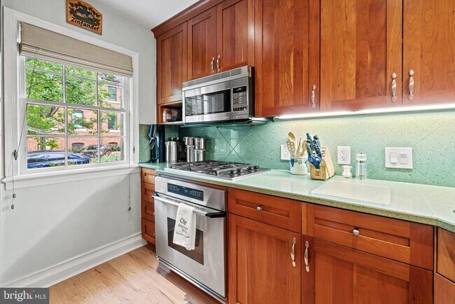 Photo - 750 9th St SE