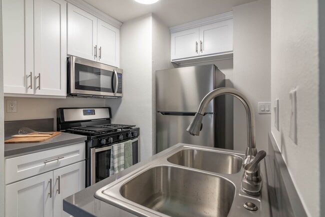 Photo - Hollywood Apartments