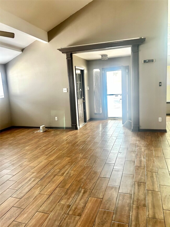 11718 Zarroll Dr