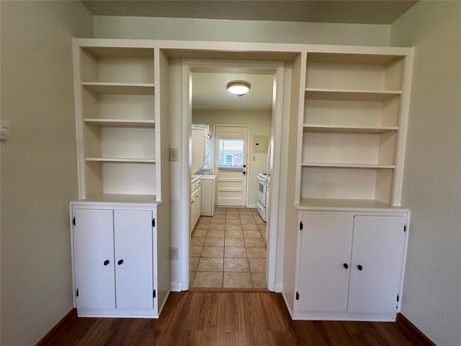 Photo - 500 Stinson St