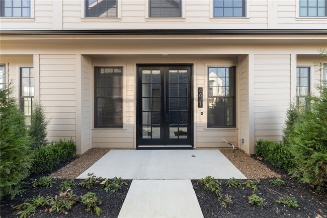 Building Photo - 4621 S 47th St