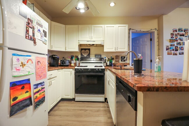 Photo - 322 St Paul St Unidad 2