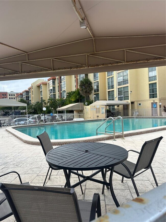 Photo - 200 172nd St Unit 322