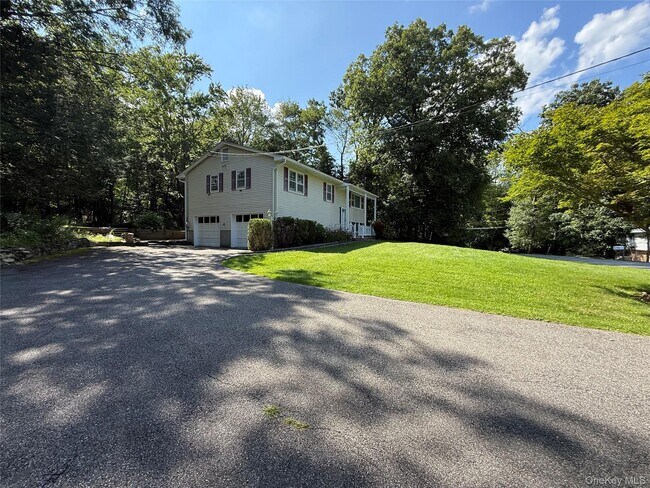 15 Kentwood Dr