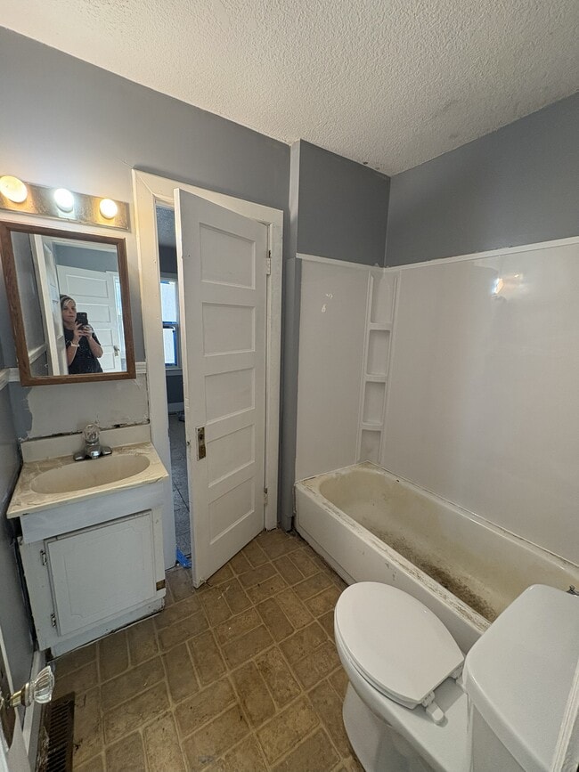 Photo - 2525 E Garfield Ave