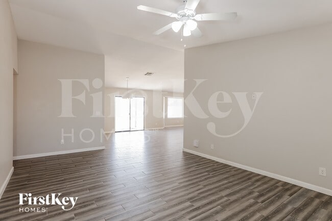 Photo - 619 W Wescott Dr