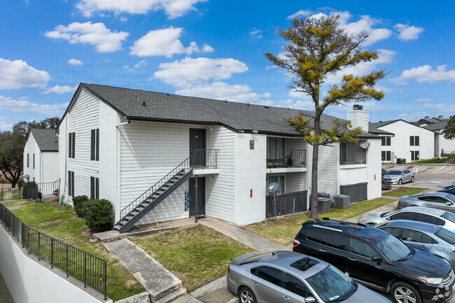 Building Photo - Tides at 5400 Rental