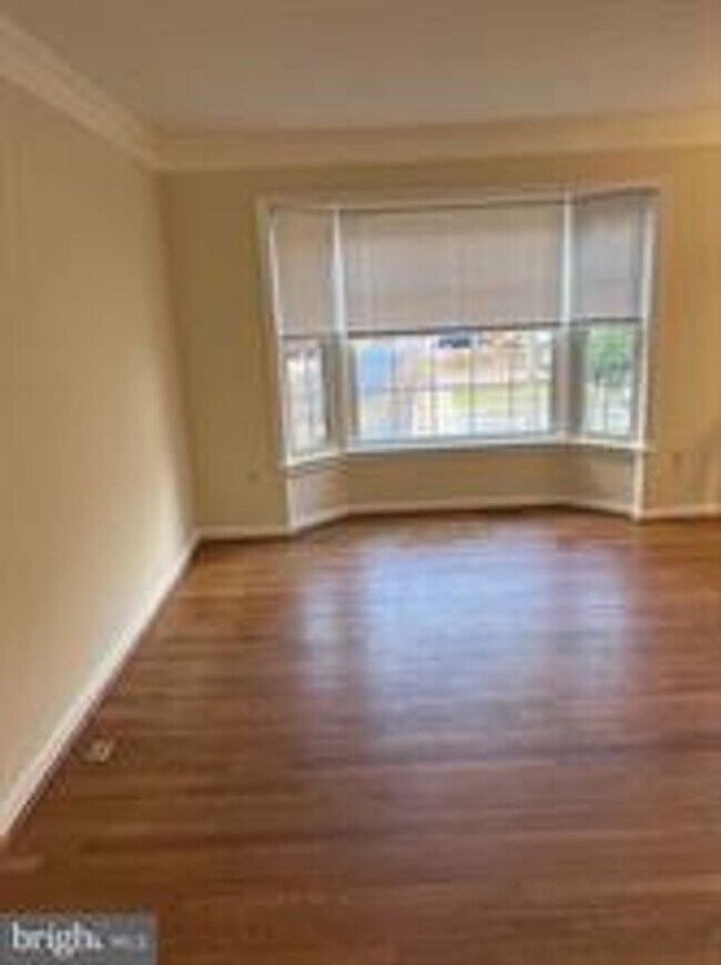 Photo - BEAUTIFUL END UNIT TH NEAR DOWNTOWN ROCKVILLE