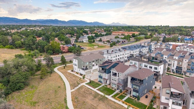 Photo - Astonishing 3 Bed/3.5 Bath Tri Level Townhome.   Must see to believe!!