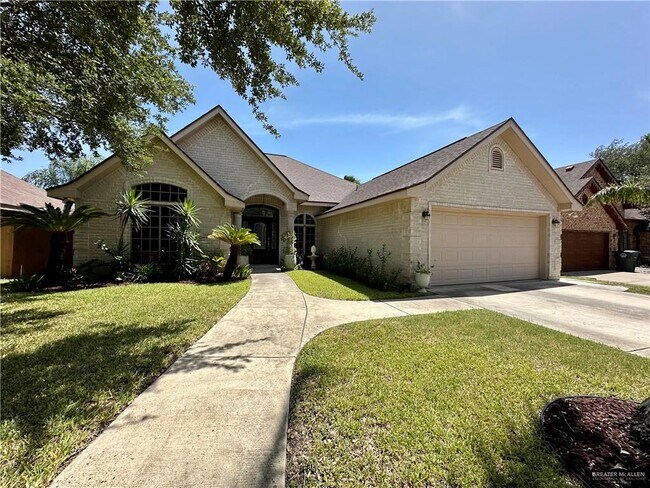 35 San Roman St