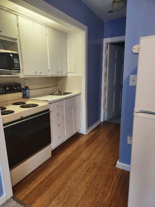 Building Photo - 607-615 Main St Unit Hobart Haven in Catskills