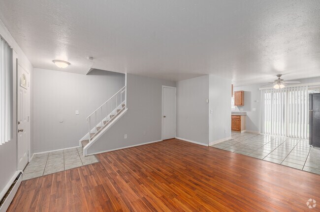 3 BD, 1.5BA 972SF